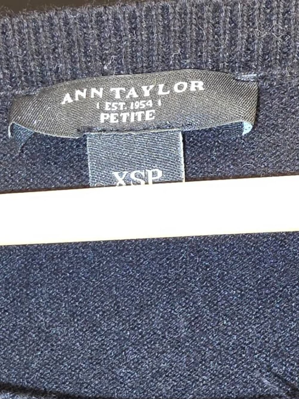 Ann Taylor Top - XSP - Picture 3 of 3